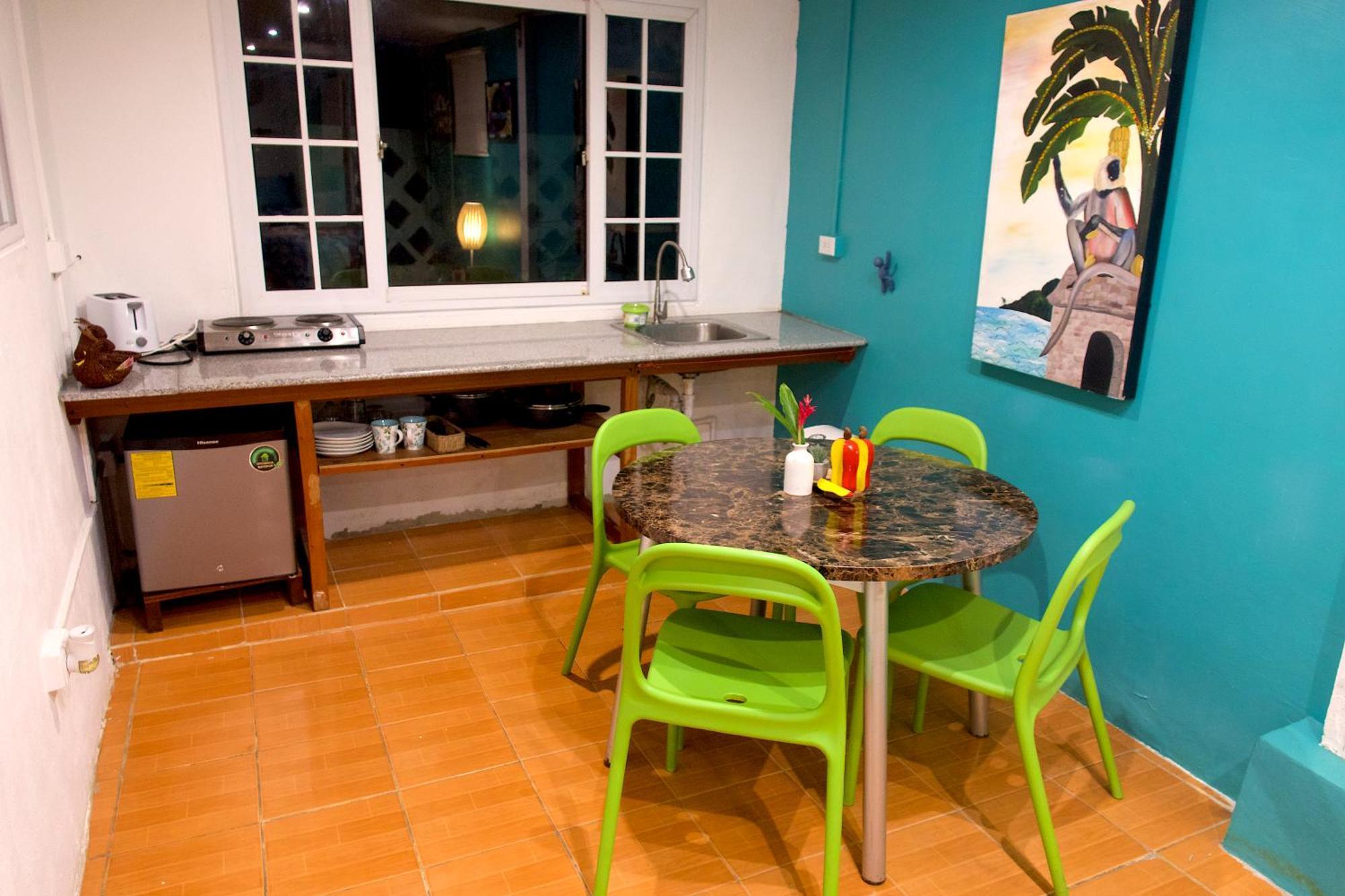 Casa Congo & Casa Rayo - Restaurante - Galeria De Arte Portobelo